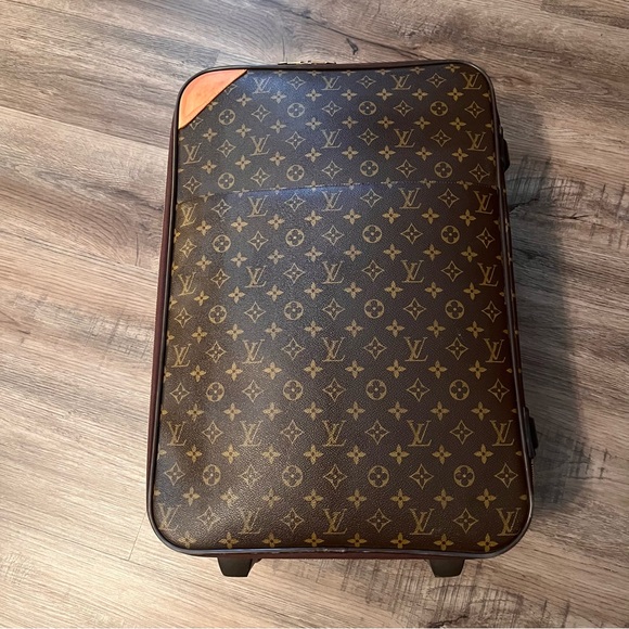 Authentic Louis Vuitton Pegase 60 Carry-On - Picture 5 of 15